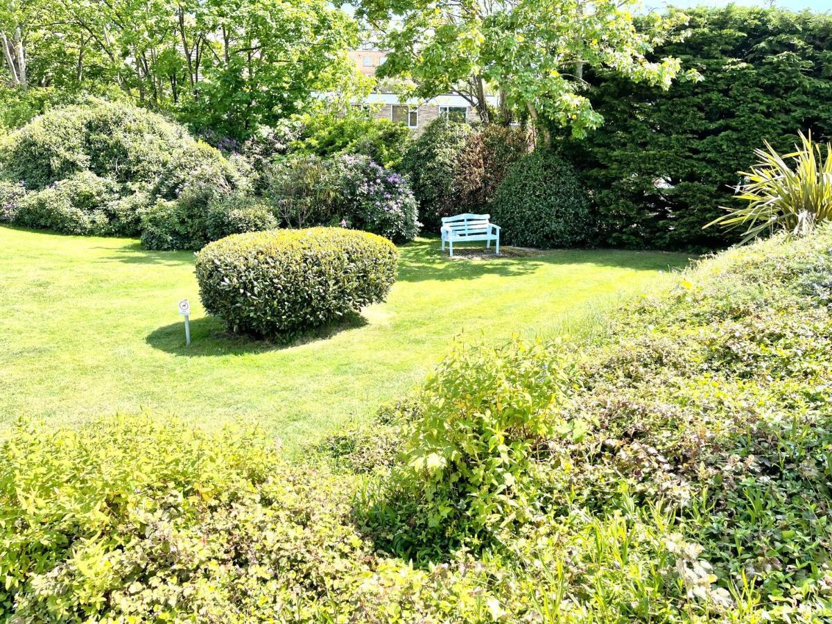 Sea View Family Stay By Beach Gym & Parking Bournemouth Exterior foto